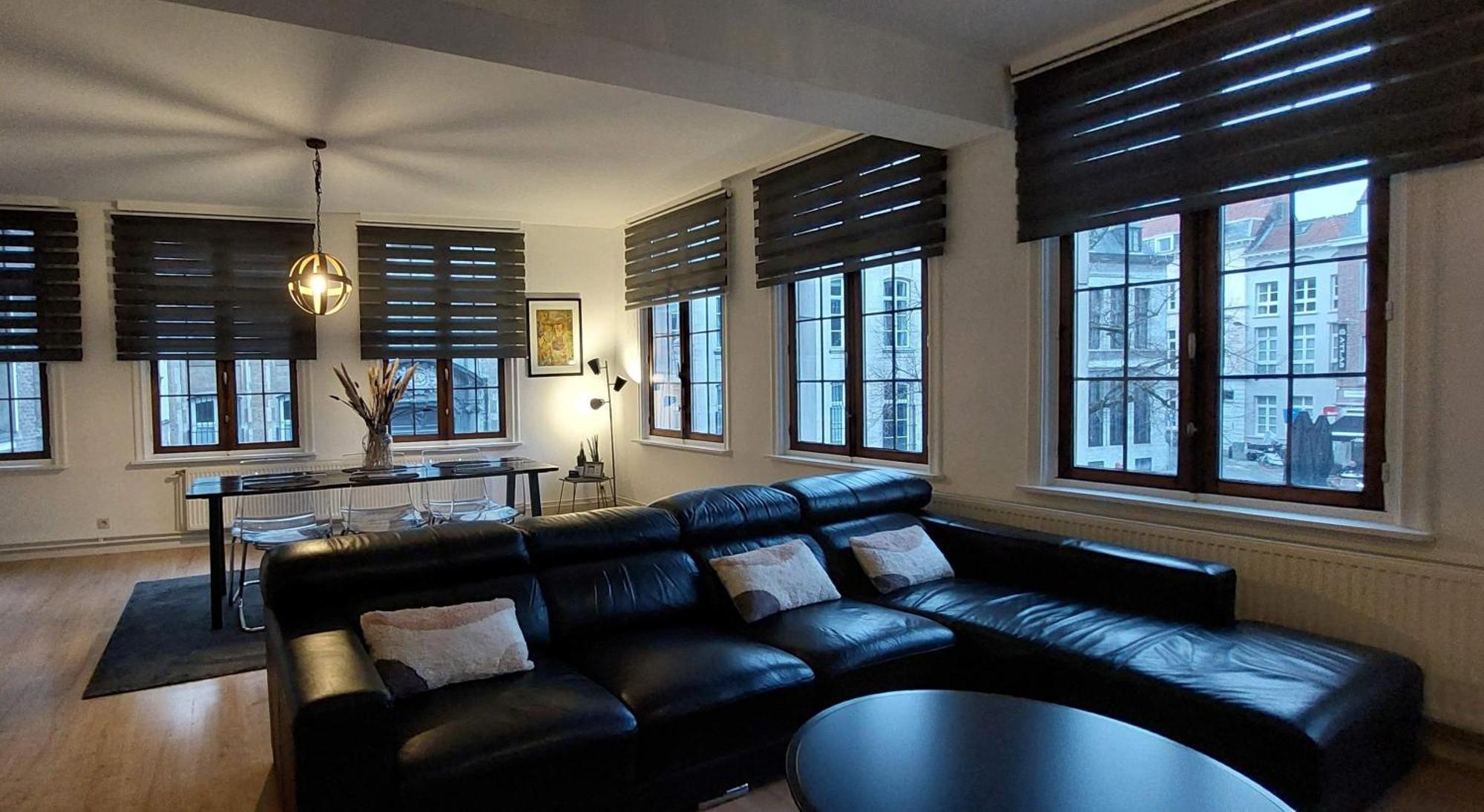 The View - Spacious 2 Bdr Appt In With View Антверпен Экстерьер фото