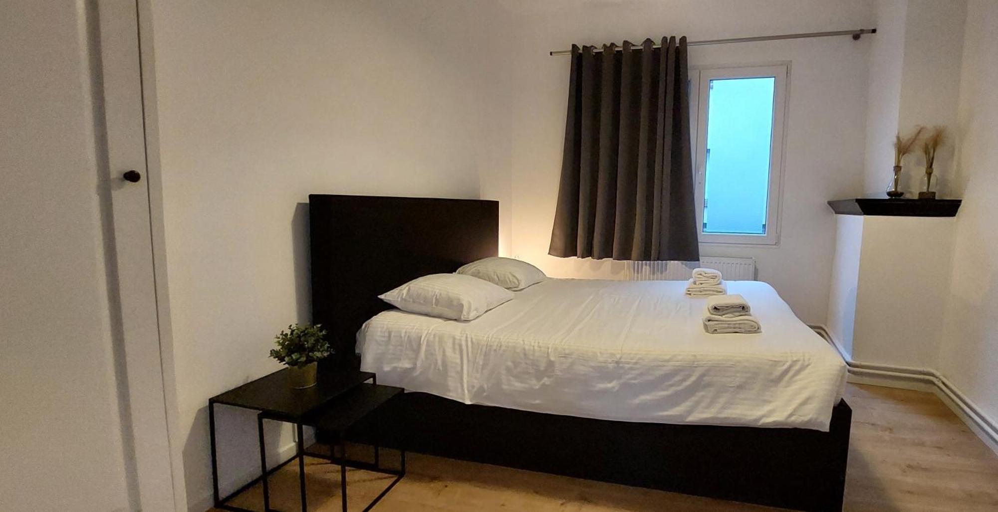 The View - Spacious 2 Bdr Appt In With View Антверпен Экстерьер фото
